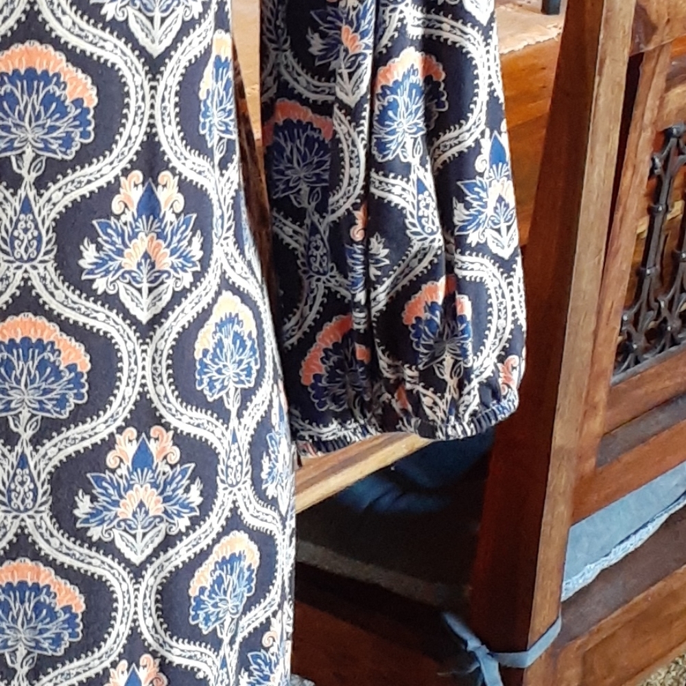 Dress - Picture 4 of 4